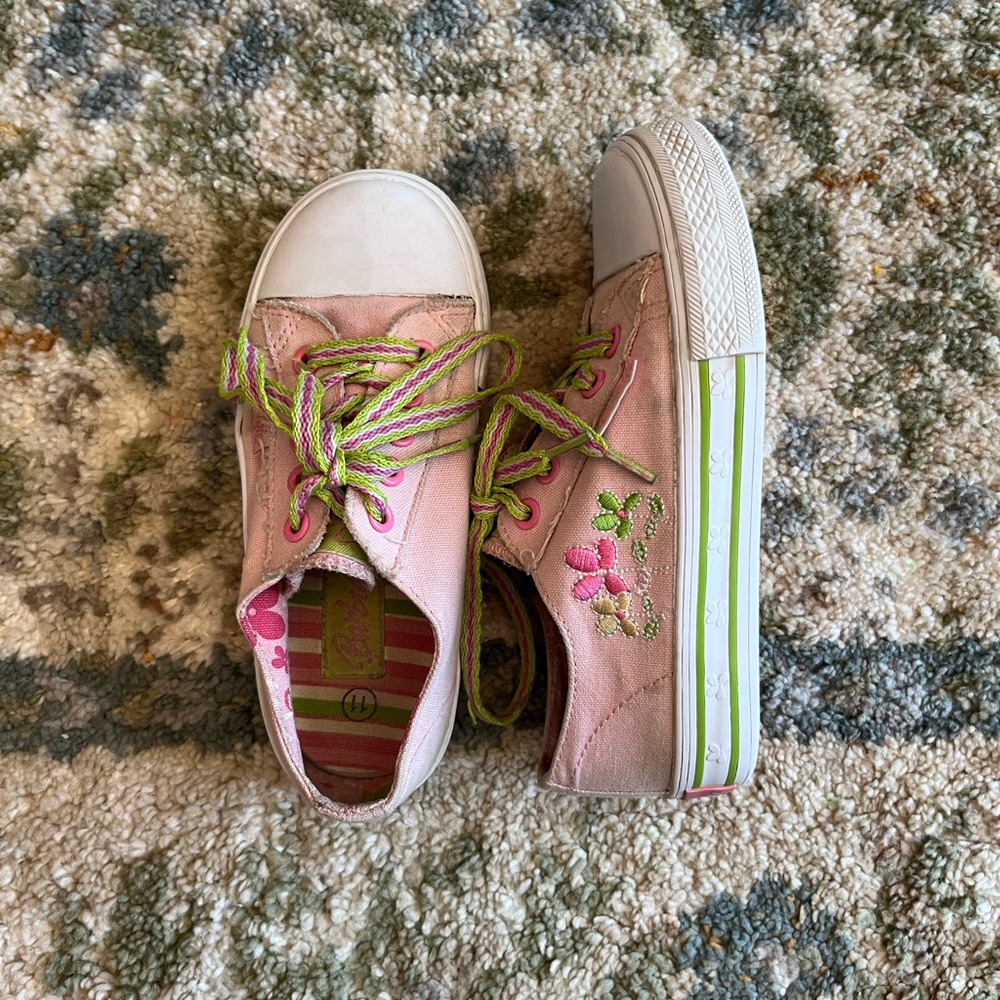 Vintage/Y2K (‘05) Kids Barbie Shoes